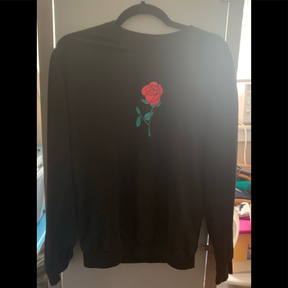 Women’s Shein lightweight Crewneck top